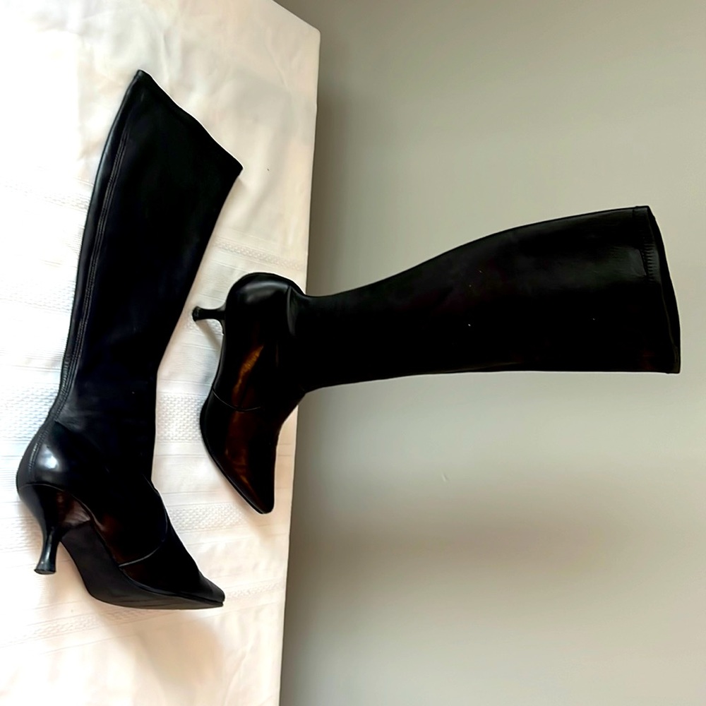 Stunning Stewart Weismann 2” heel dress boot. Sz 8.5. Excellent condition.